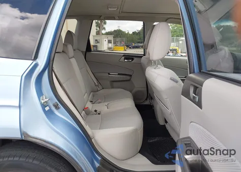 2011 Subaru Forester 2.5X Premium z USA, uszkodzony, nr VIN JF2SHADC3BH729918